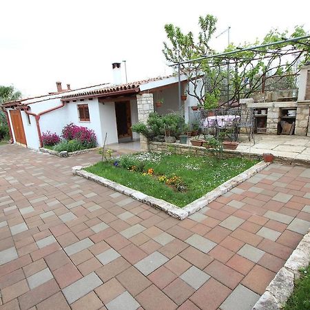 Guest House Liliana Ровинь Экстерьер фото