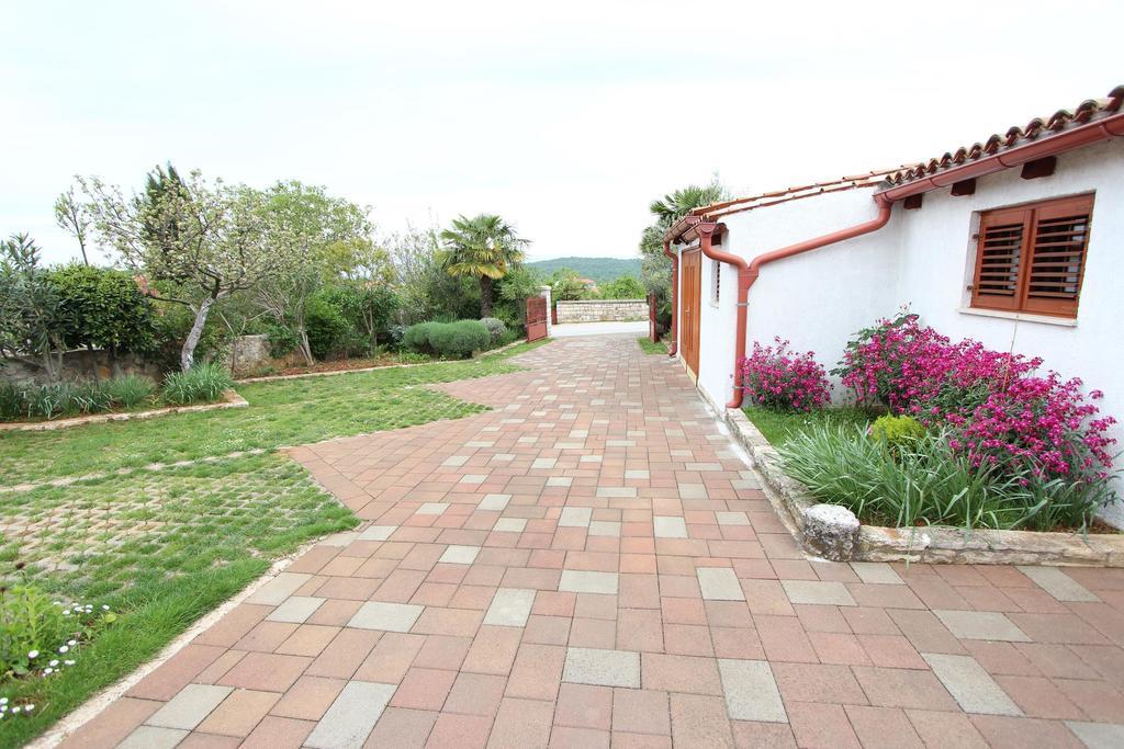 Guest House Liliana Ровинь Экстерьер фото